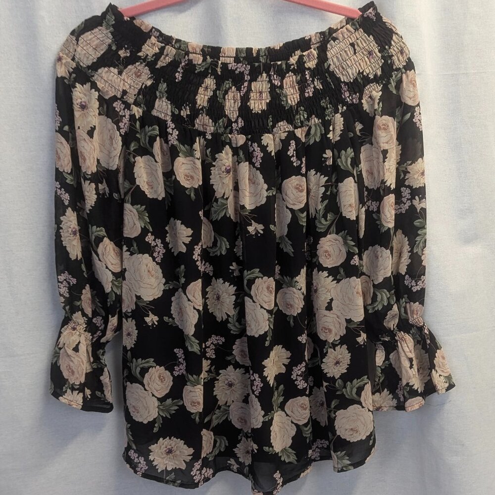 Doe & Rae Boho Black Floral Size Small